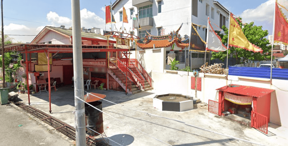 TOKONG LENG HAI TEAN BATU LANCHANG