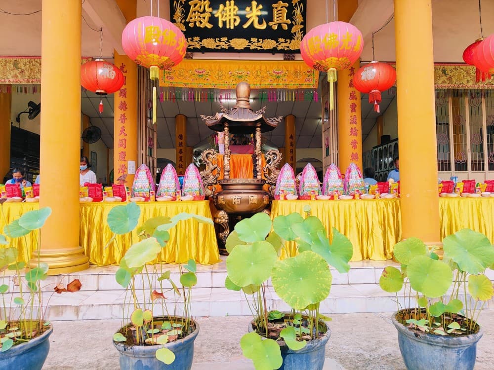 TOKONG BUDDHA CHEN KUONG FUO THIEN PULAU PINANG