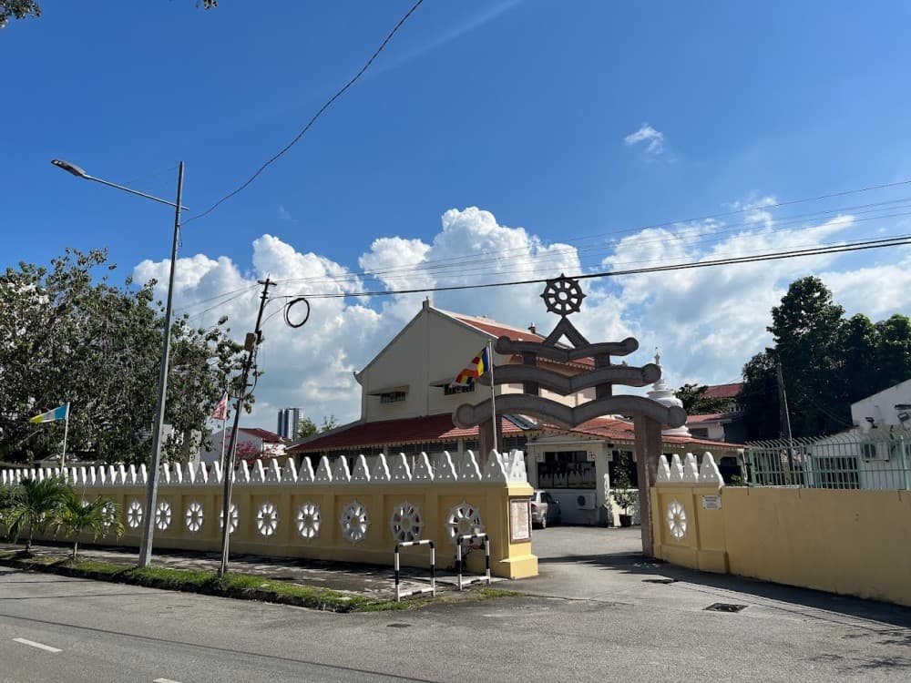 TOKONG BUDDHA MAHINDARAMA (THERAVADA) PULAU PINANG