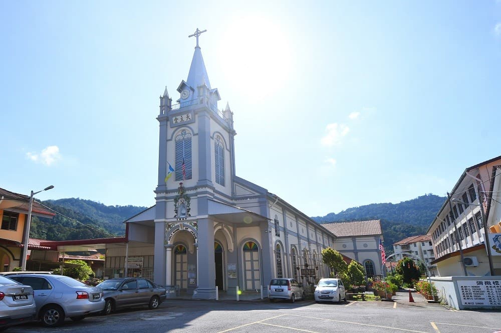 GEREJA KATHOLIK NAMA KUDUS YESUS, BALIK PULAU