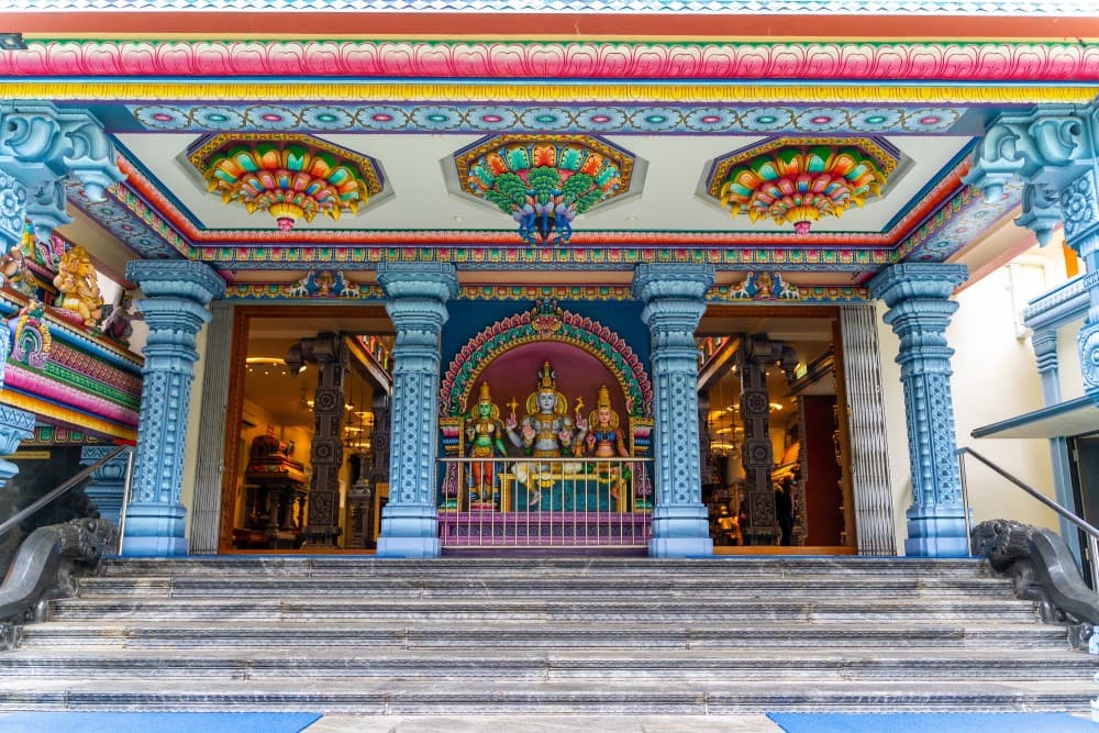 KUIL AYIRA VAISIYAR SRI MEENAKSHI SUNDARESWARAR, KEBUN BUNGA