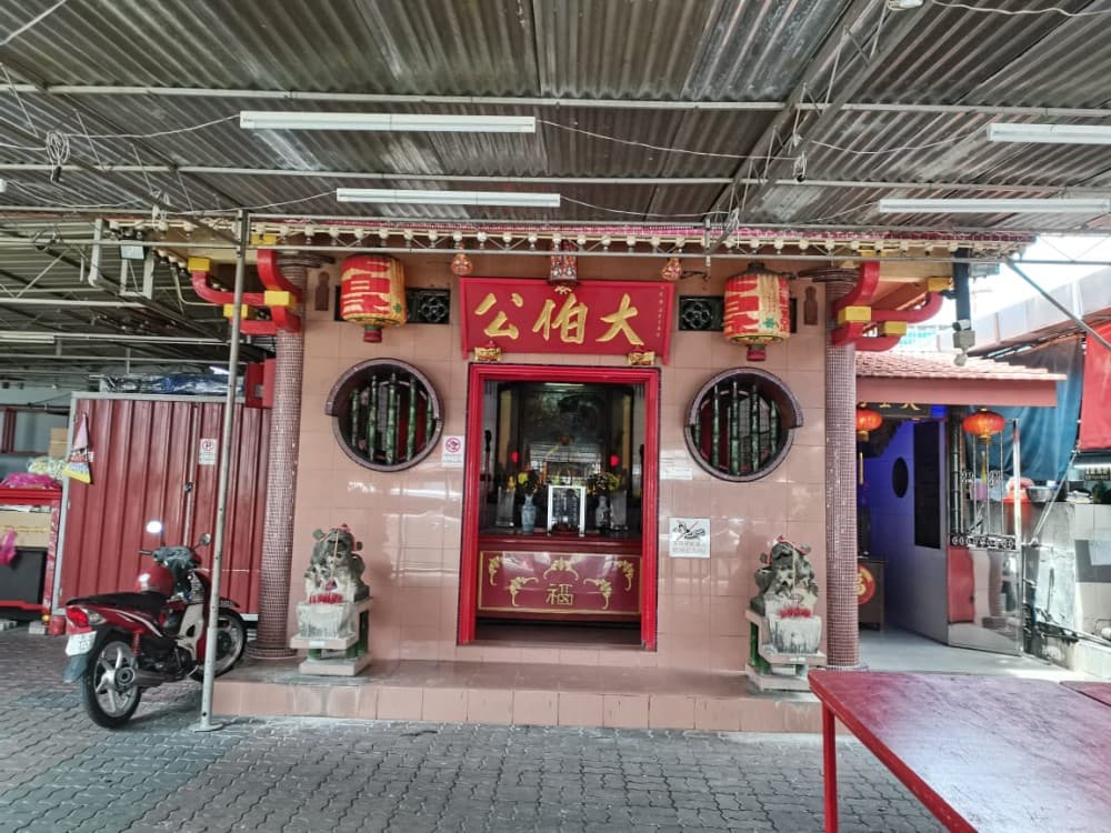 LEBUH CECIL TOKONG TUA PEK KONG
