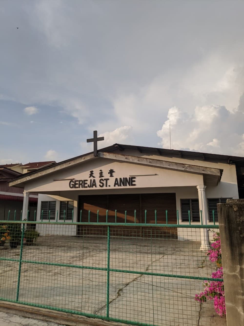 ST ANNE CHAPEL, VALDOR VILLAGE
